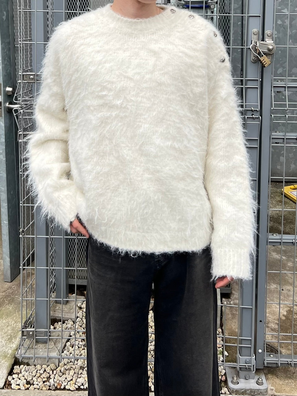 【Chikashitsu +】half off shoulder button knit (3color)