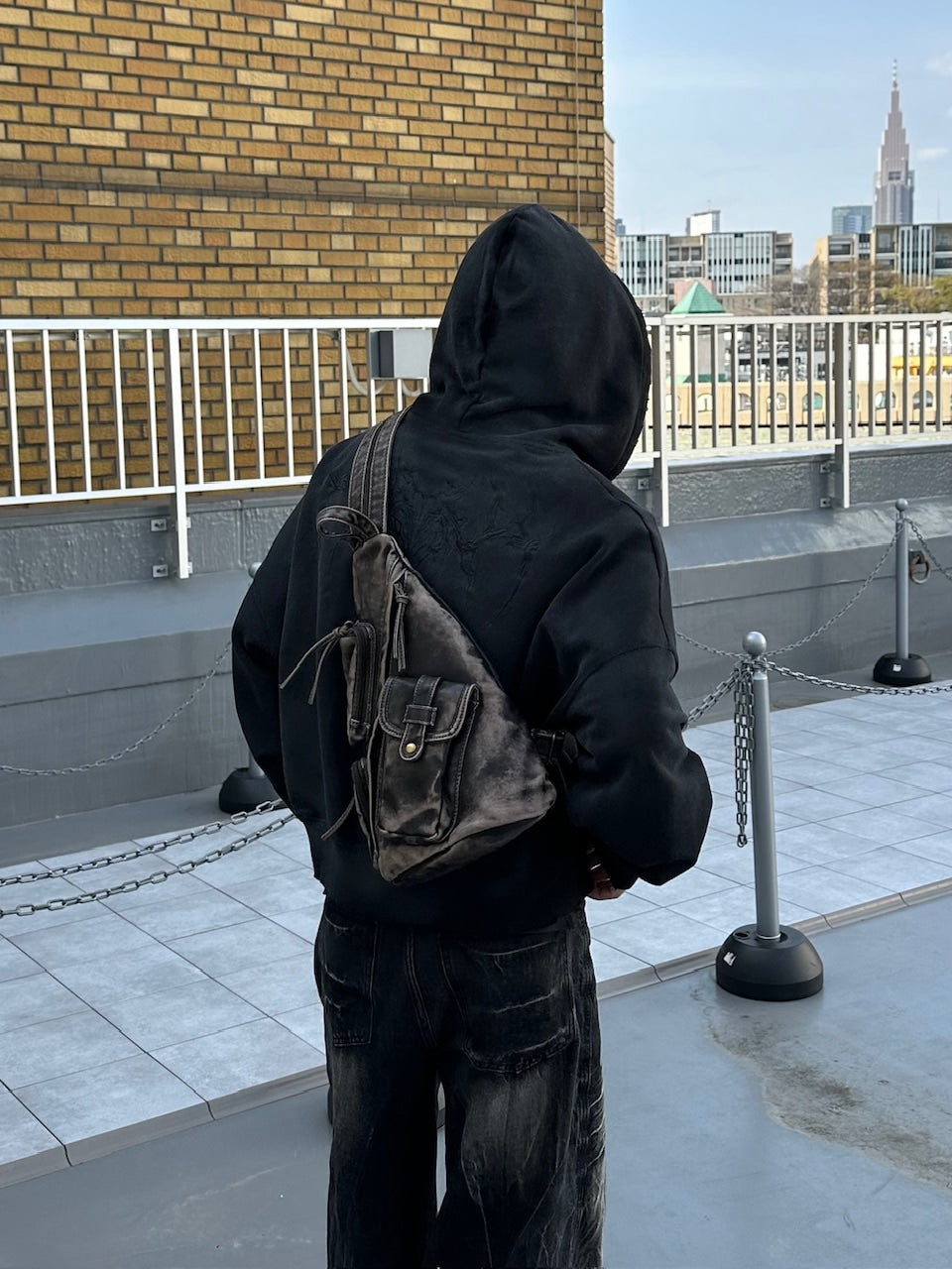 大阪店WEB限定受注制【Chikashitsu +】vintage wash triangle leather bag