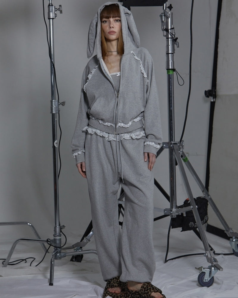 【GATELESS】RABBIT FRILL ZIP-UP HOODIE