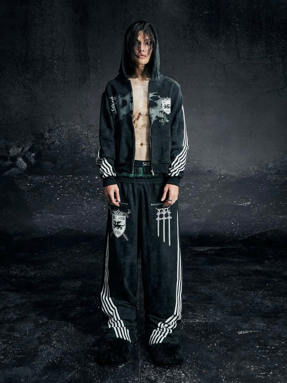 【Cozy world Wide】ROYAL KNIGHT CLUB WAXED - SWEATPANTS