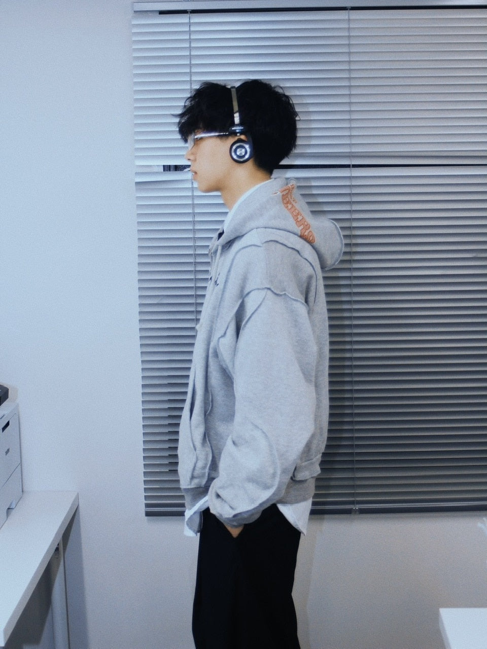 【Re +】double zip cutting switch hoodie (gray)