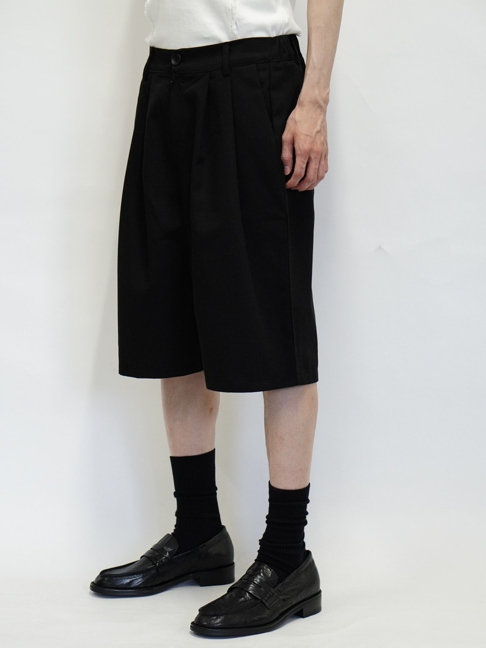 東京店WEB限定【Chikashitsu +】2tuck Bermuda pants (2color)