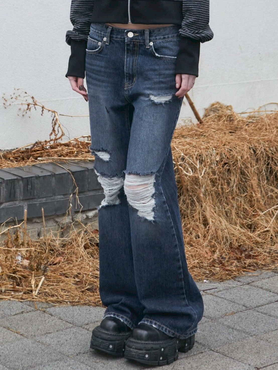 【NOT KNOWING】Destroyed Flared Jean