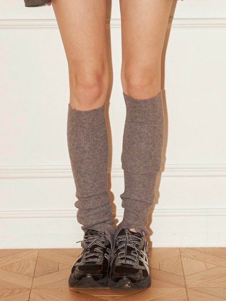 【ODDONEOUT】BUTTON SLIT KNIT LEG WARMER