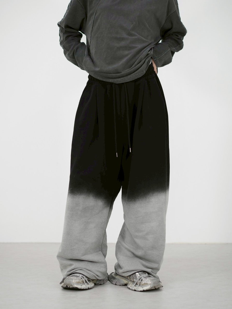 受注制【Chikashitsu +】gradation drawstring sweat pants / 【チカシツプラス】グラデーションドローコードスウェットパンツ