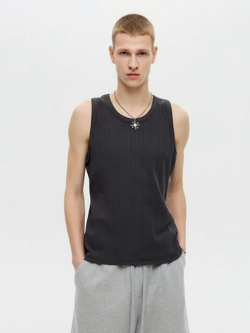 【DNSR】Basic Sleeveless Tee