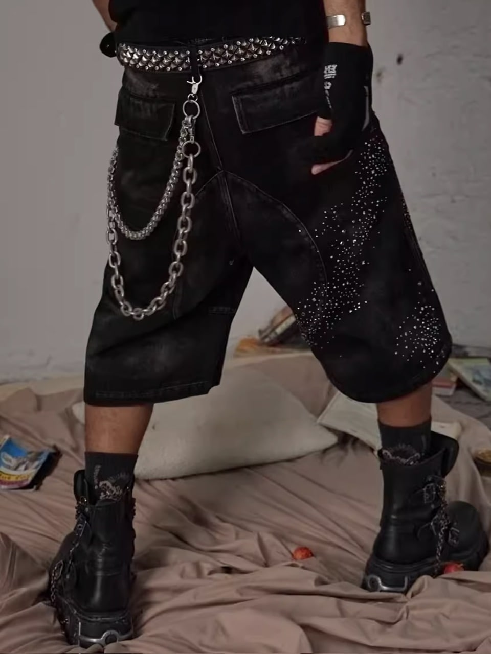 【DND4DES】DIAMOND DISTRESSED OVERSIZED DENIM SHORTS