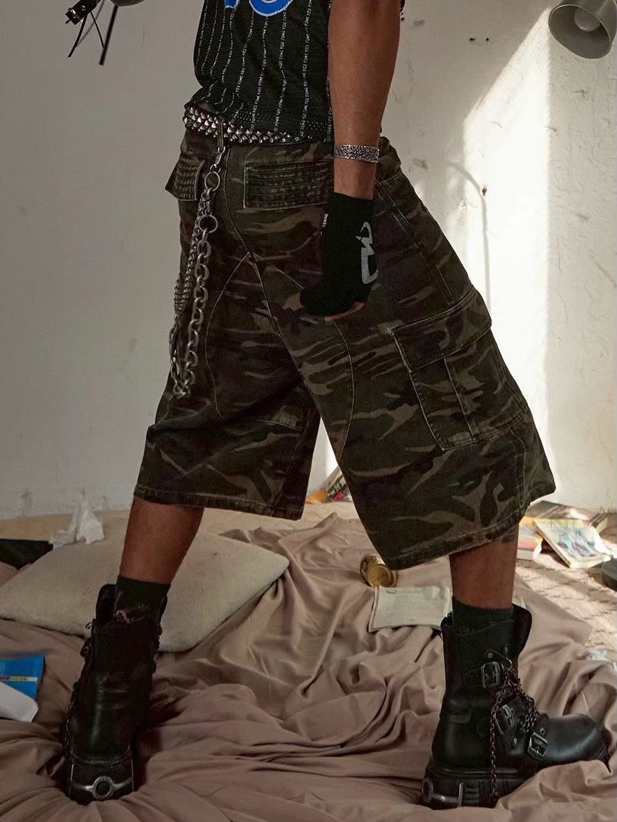 【DND4DES】CAMO BIG-POCKET GRAFFITI CARGO SHORTS