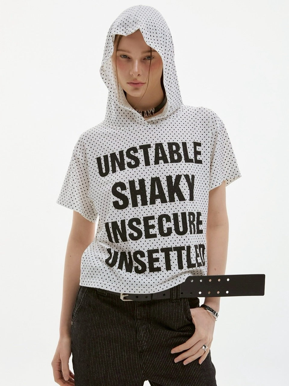 【ESC STUDIO】quadruple shaky hoodie / 【イーエスシーステュディオ】クアドルプルシャイキーロゴフード付き半袖Tシャツ