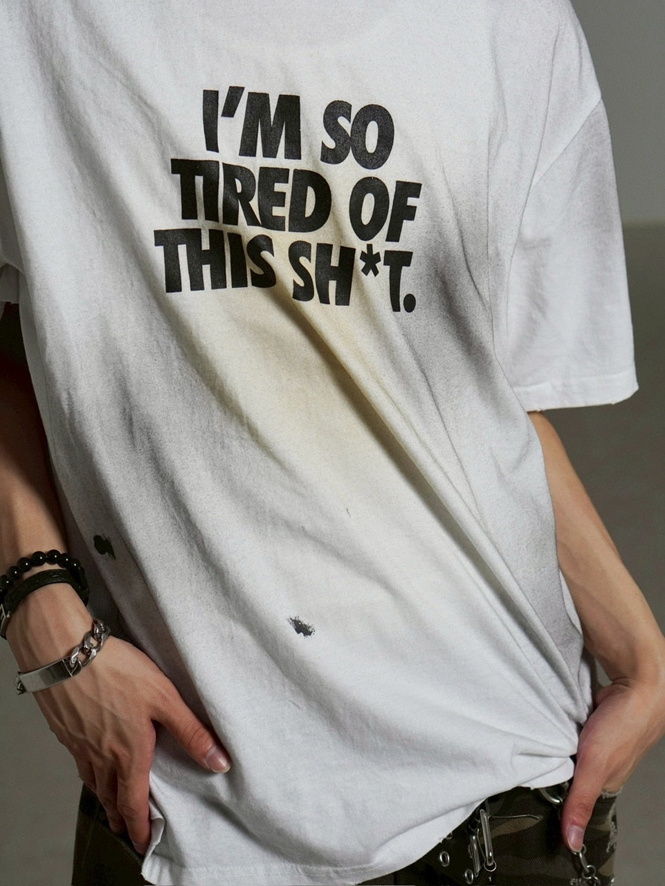 受注制【Chikashitsu +】dirty wash logo half sleeve t-shirt / 【チカシツプラス】ダーティウォッシュロゴ半袖Tシャツ (2color)
