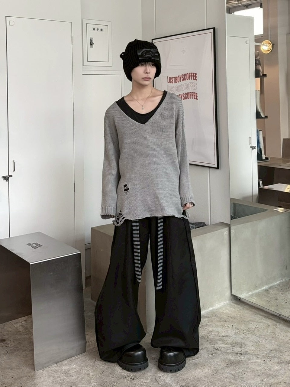 受注制【LUV CODE】v neck damage knit (2color) – PRESSING WEB SHOP