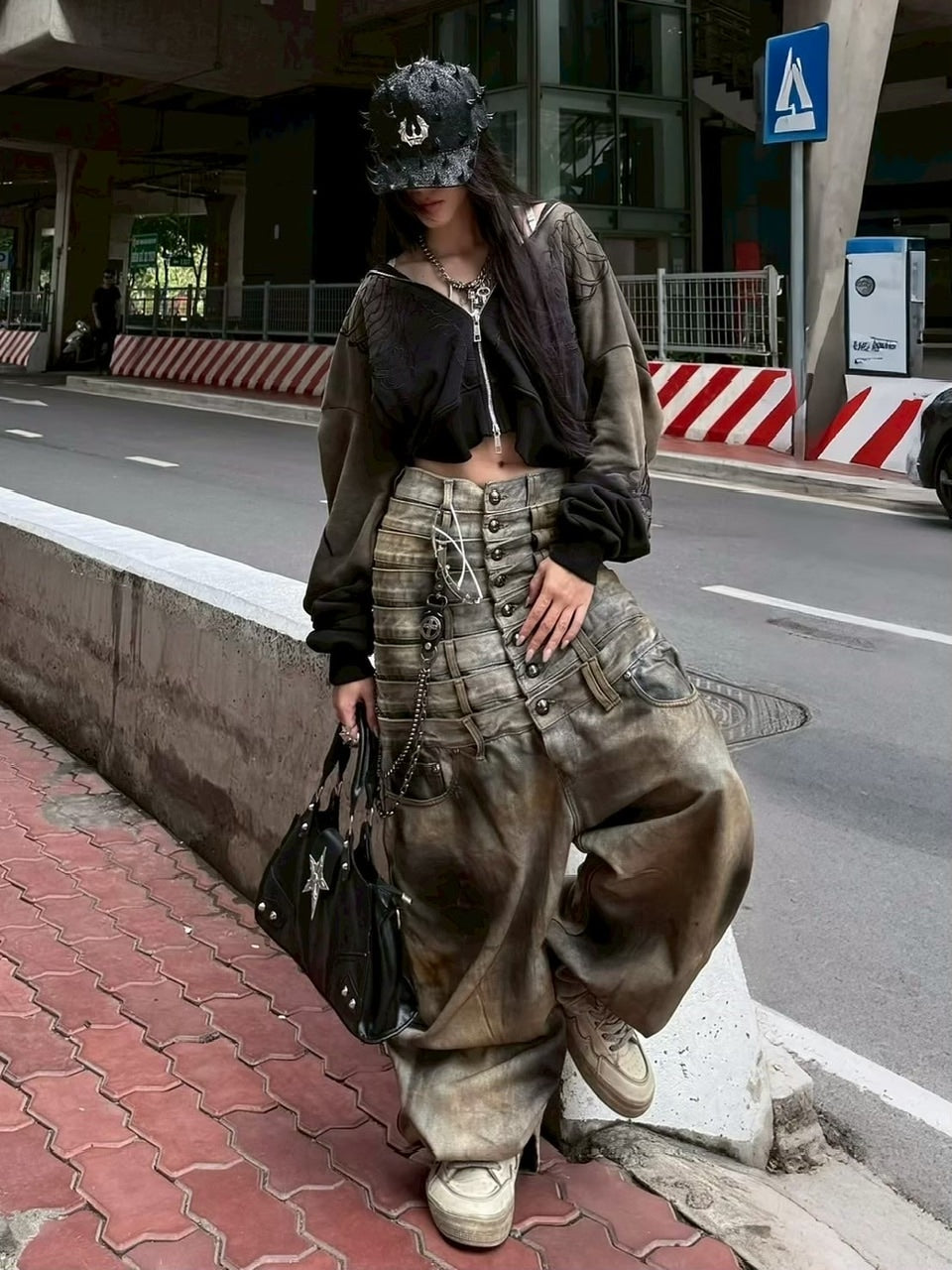 【UNIZ】8 Backs J-Cut Pants / 【ユニズ】ダーティーライクレイヤードバルーンデニムパンツ