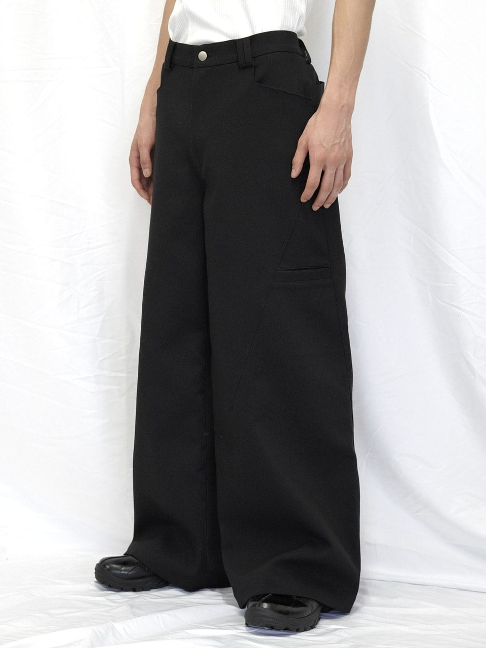 【CS】utility drape wide trousers / 【シーエス】ユーティリティードレープワイドトラウザーズ