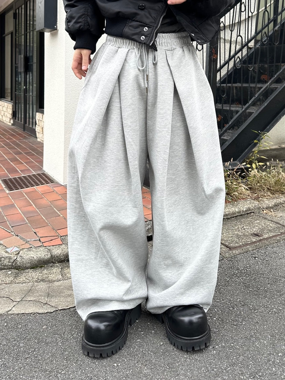 大阪店WEB限定受注制【Chikashitsu +】double tuck balloon sweat pants / 【チカシツプラス】ダブルタックバルーンスウェットパンツ (2color)