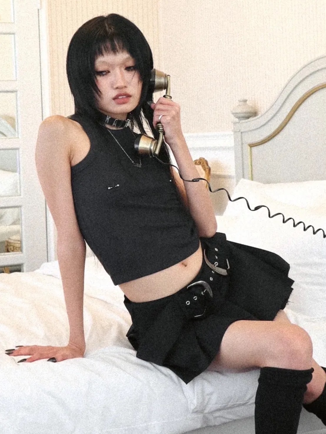 【KAIYA】BELT RAW EDGE PLEATS MINI SKIRT