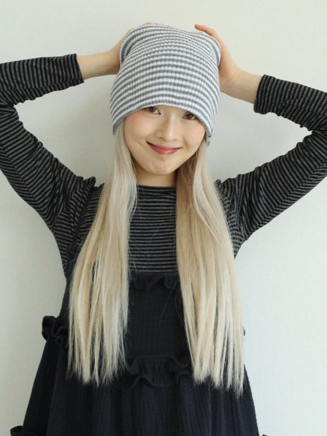12/21 20:00 再販【Uglyshadow】STRIPED LONG BEANIE