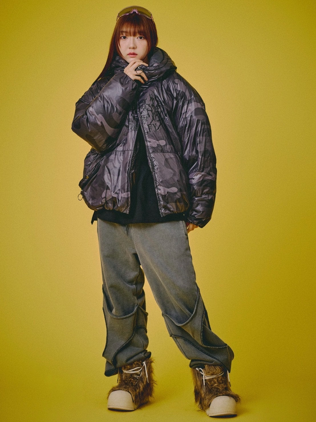 【GALFY】穴の向こうにわんちゃんスウェット