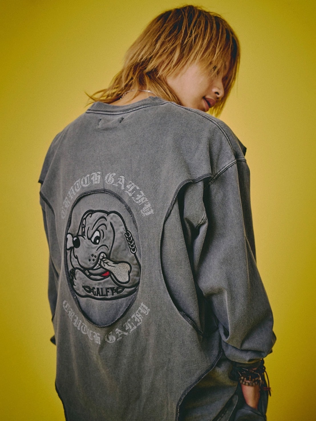 GALFY】穴の向こうにわんちゃんロンTee – PRESSING WEB SHOP