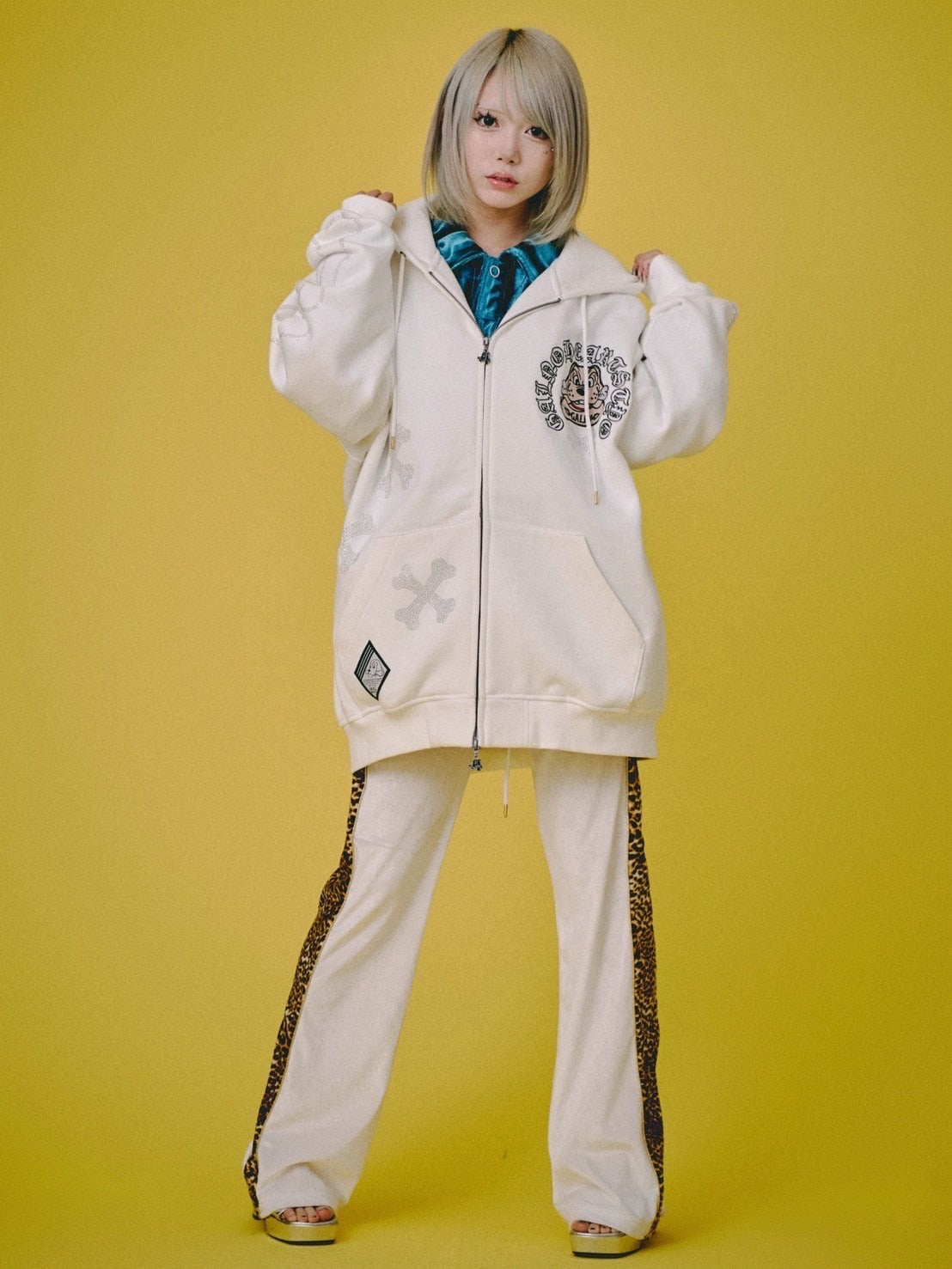 【GALFY】ピカピカ骨骨パーカー