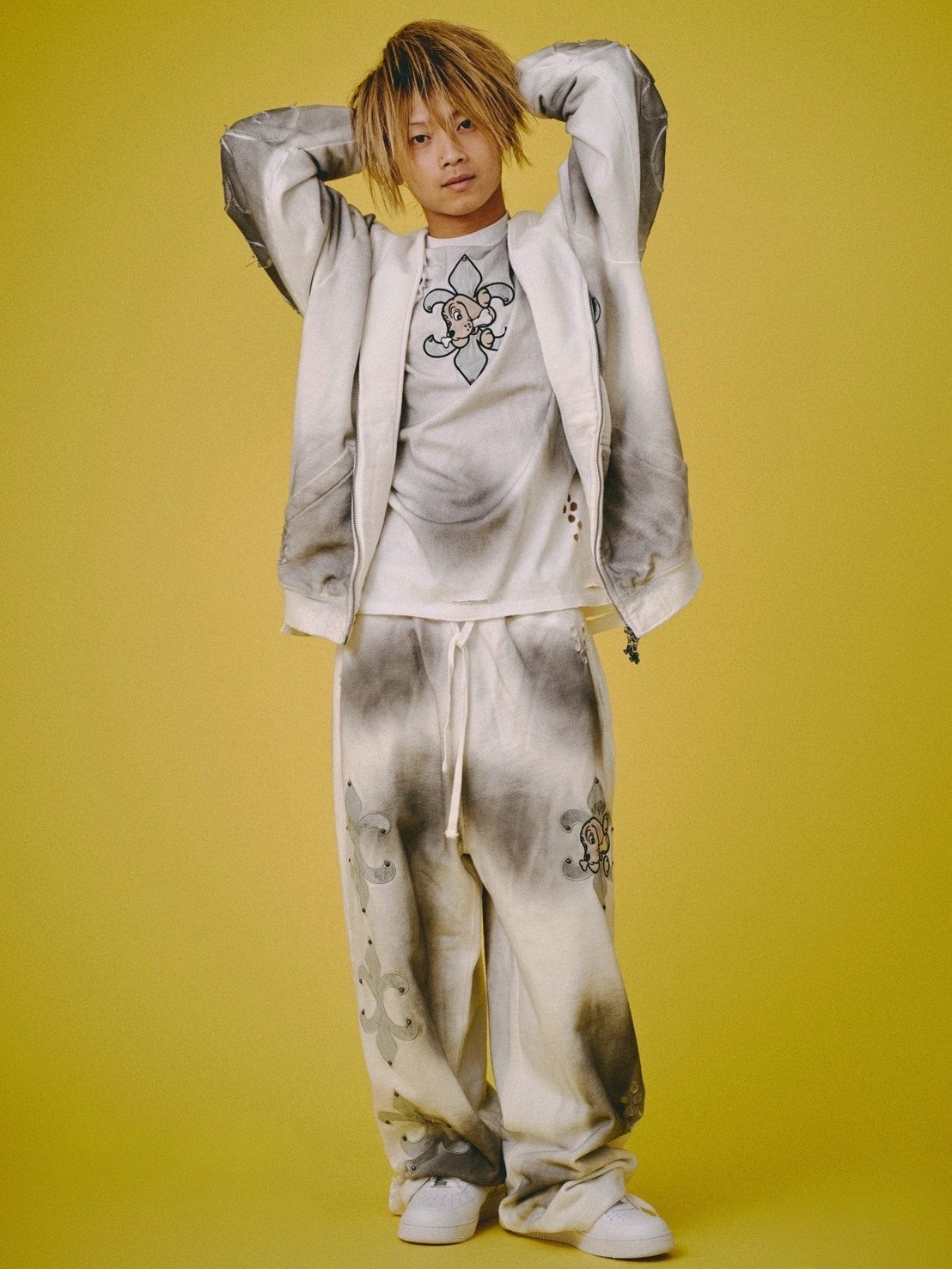 【GALFY】ぼろぼろロゴ百合の紋パーカー