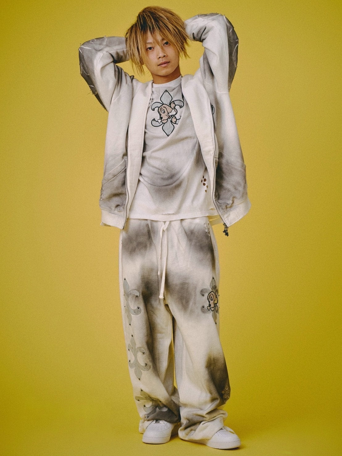 【GALFY】ぼろぼろロゴ百合の紋スウェットパンツ