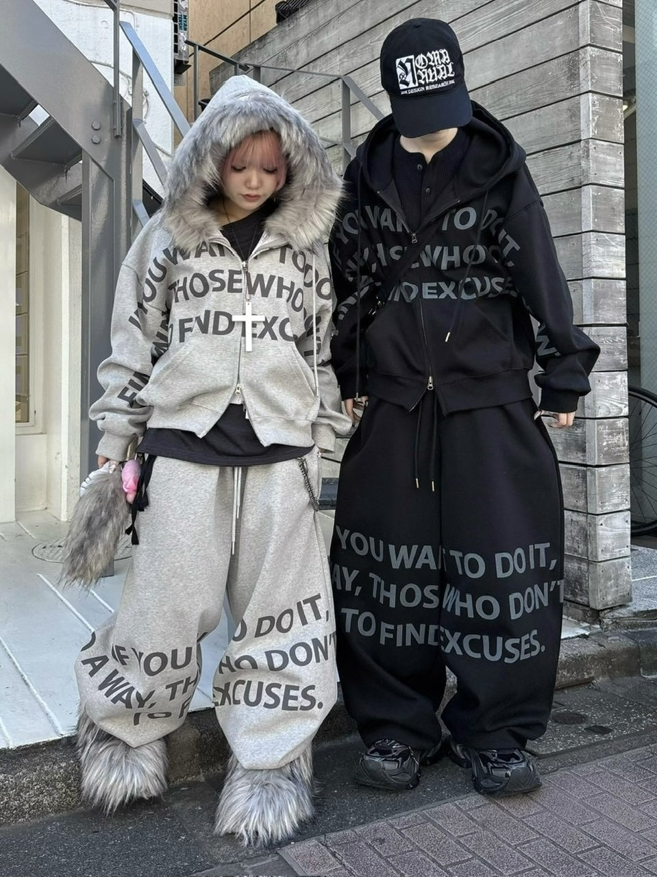 受注制【nmtc +】lettering cropped zip up hoodie / 【エヌエムティーシープラス】レタリングクロップドジップパーカー(2color)