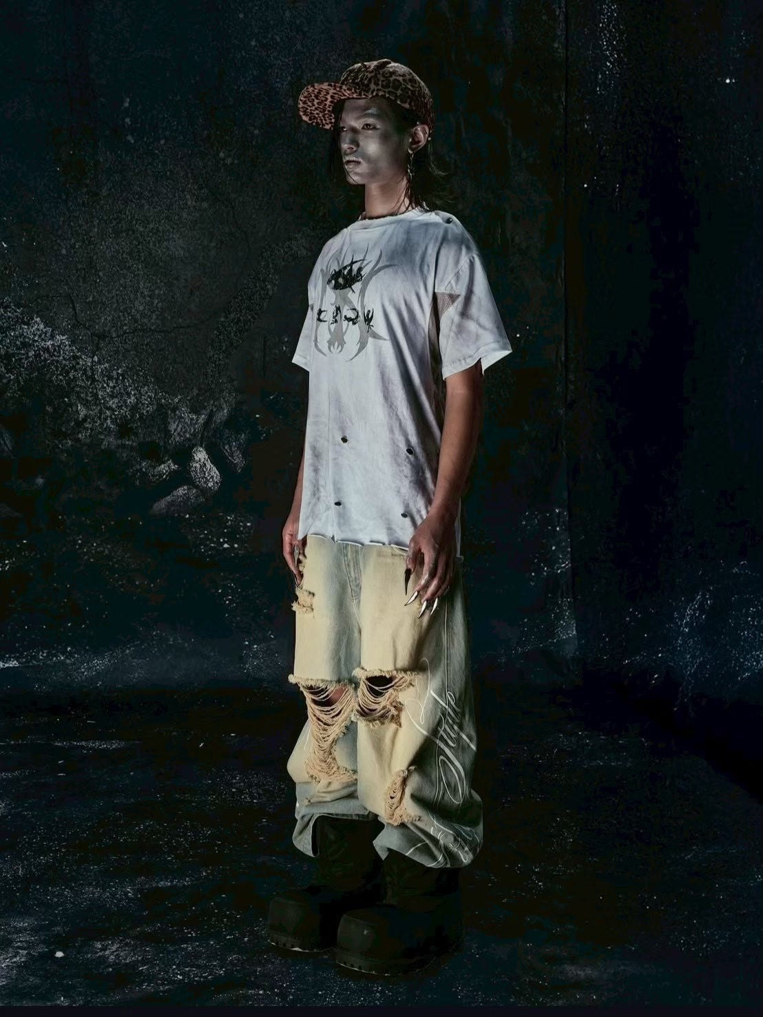 【Cozy world Wide】"LIFESTYLE" VINTAGE WAXED BAGGY JEANS / 【コージーワールドワイド】レタリングダメージウォッシュバギーデニムパンツ