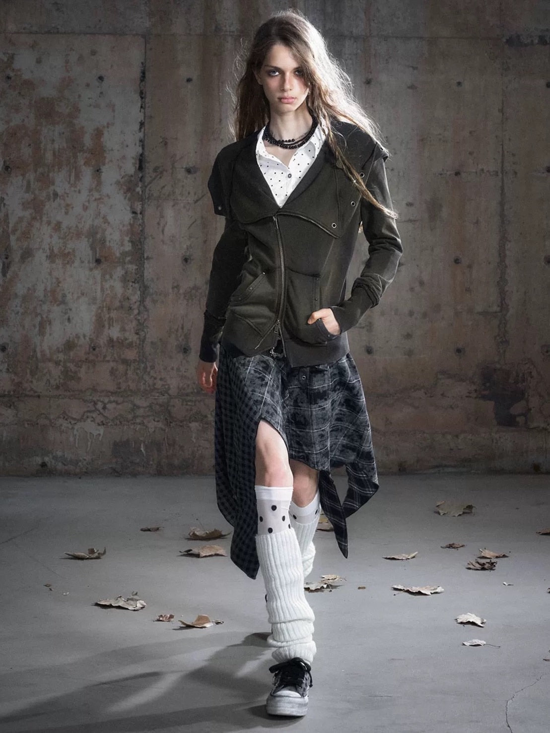 【Cest Nous】Studded Hoodie / 【セヌー】オープンカラースタッズジップパーカー