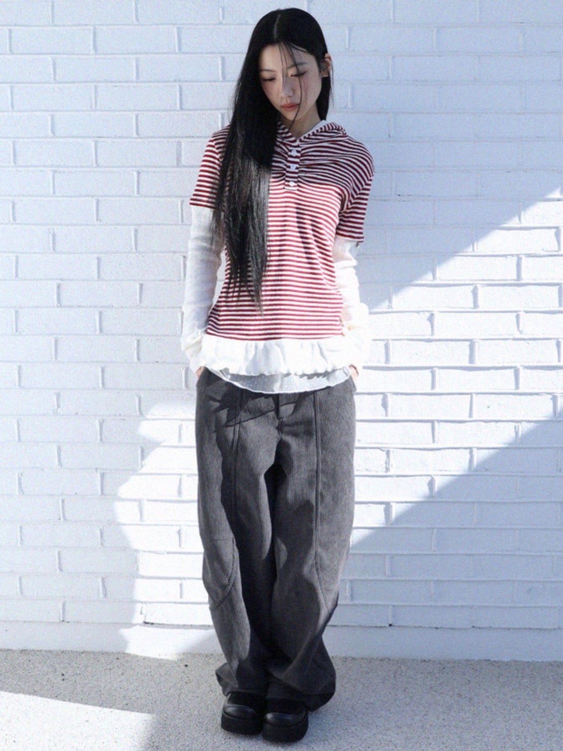 12/21 20:00 発売【Uglyshadow】STRIPE SHIRRING LAYERED HOODIE