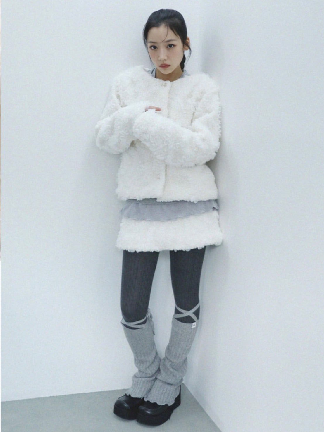 12/21 20:00 発売【Uglyshadow】RUFFLED FUR MINI SKIRT
