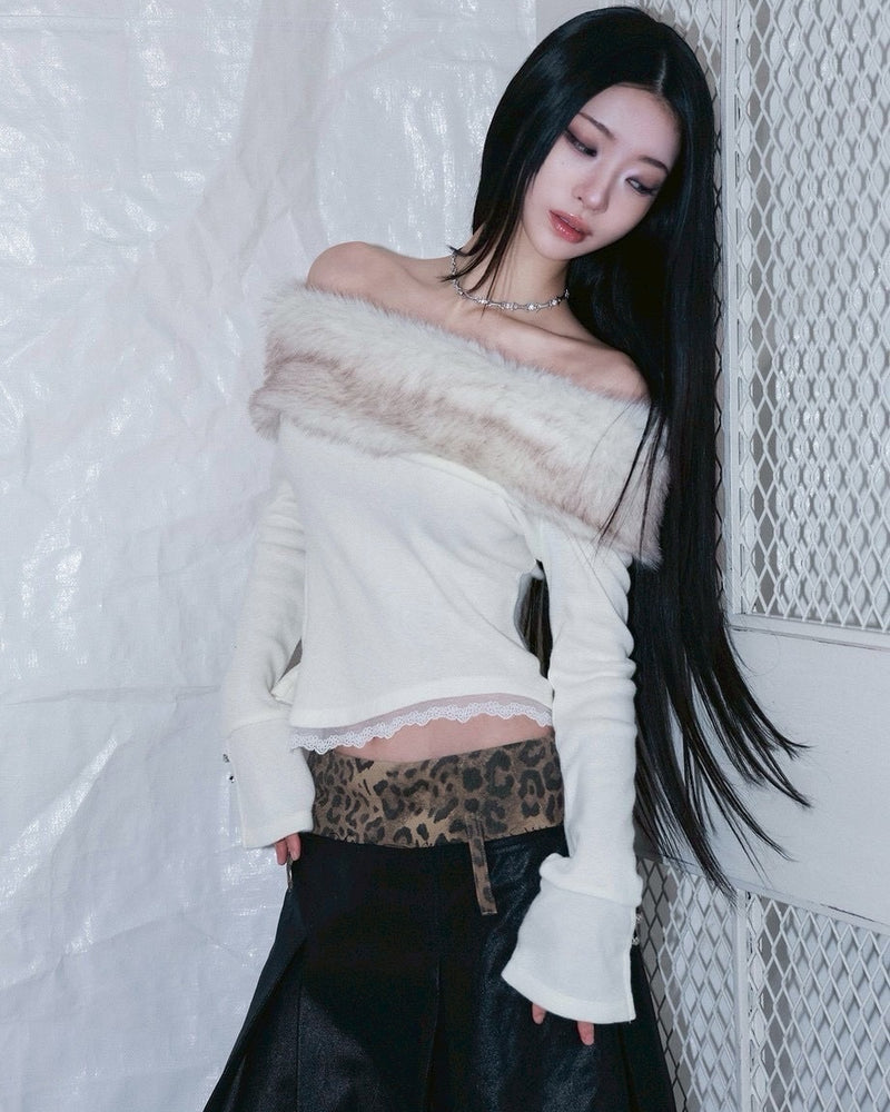 1/2 20:00発売【CHERRYQUIRI】bunny fluff off shoulder top