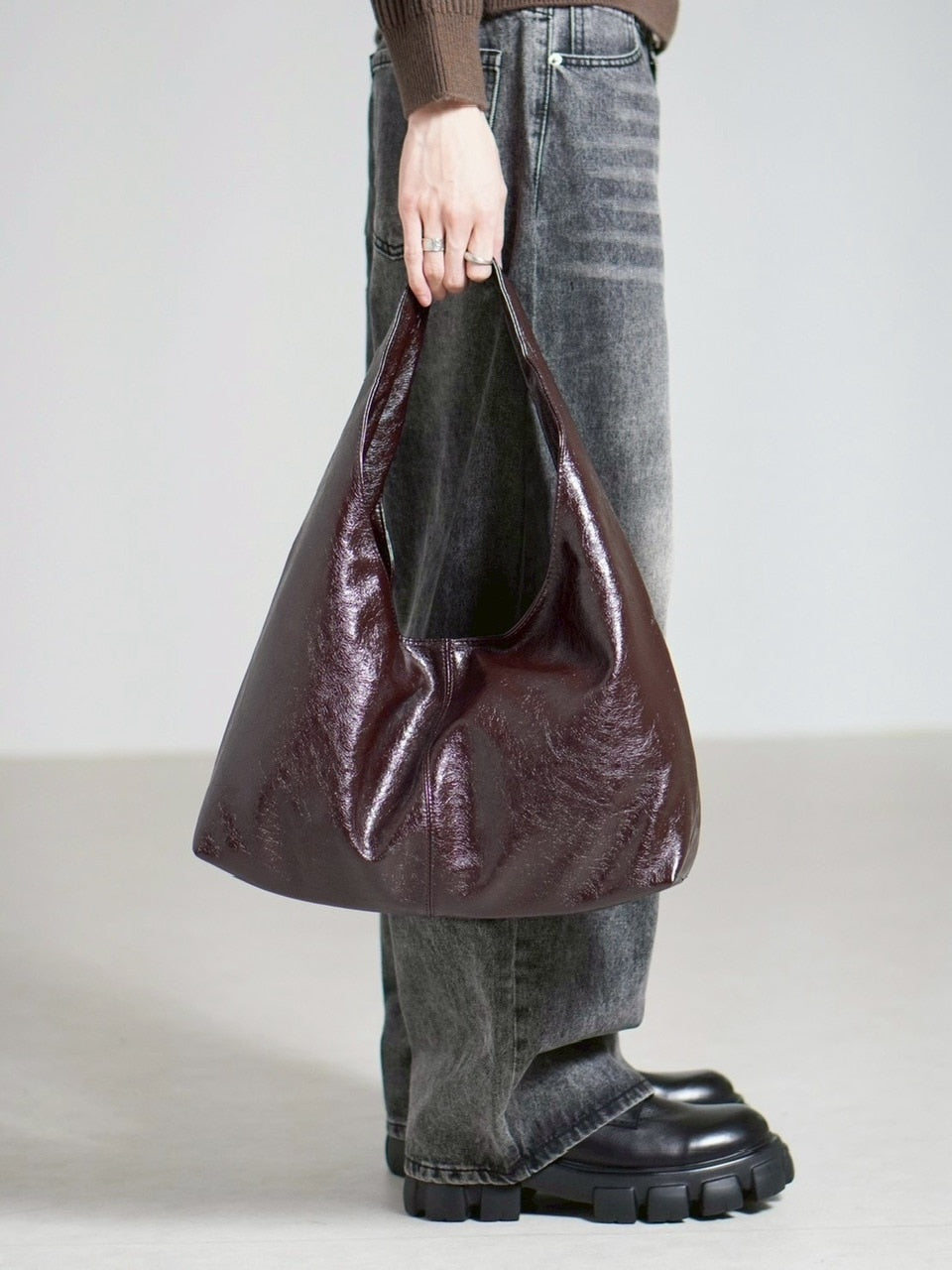 受注制【Chikashitsu +】triangle non-leather bag / 【チカシツプラス】トライアングルノンレザーバッグ (2color)