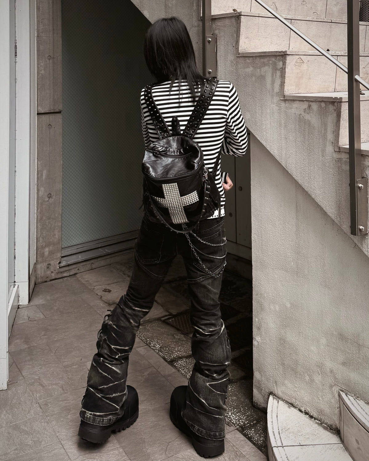 国際配送【Never mind the XU】Tornado Fade Lace-Up Flared Denim