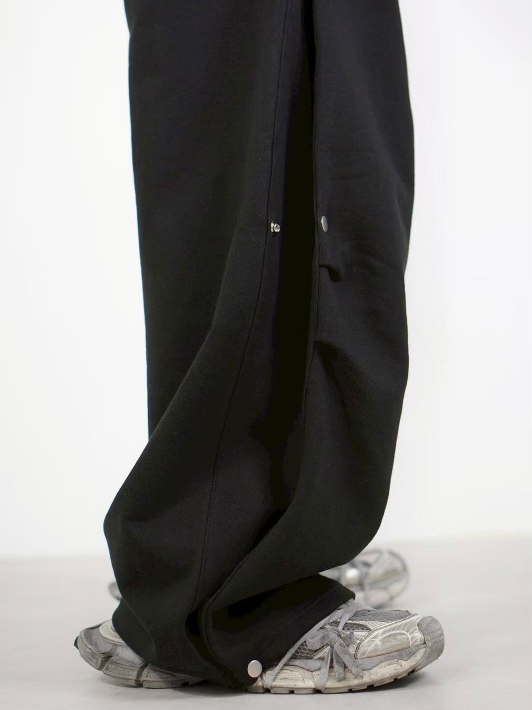 受注制【Chikashitsu +】side snap button sweat pants (2color)