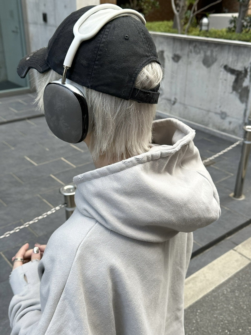 大阪店WEB限定【Chikashitsu +】damage arm warmer hoodie (3color)