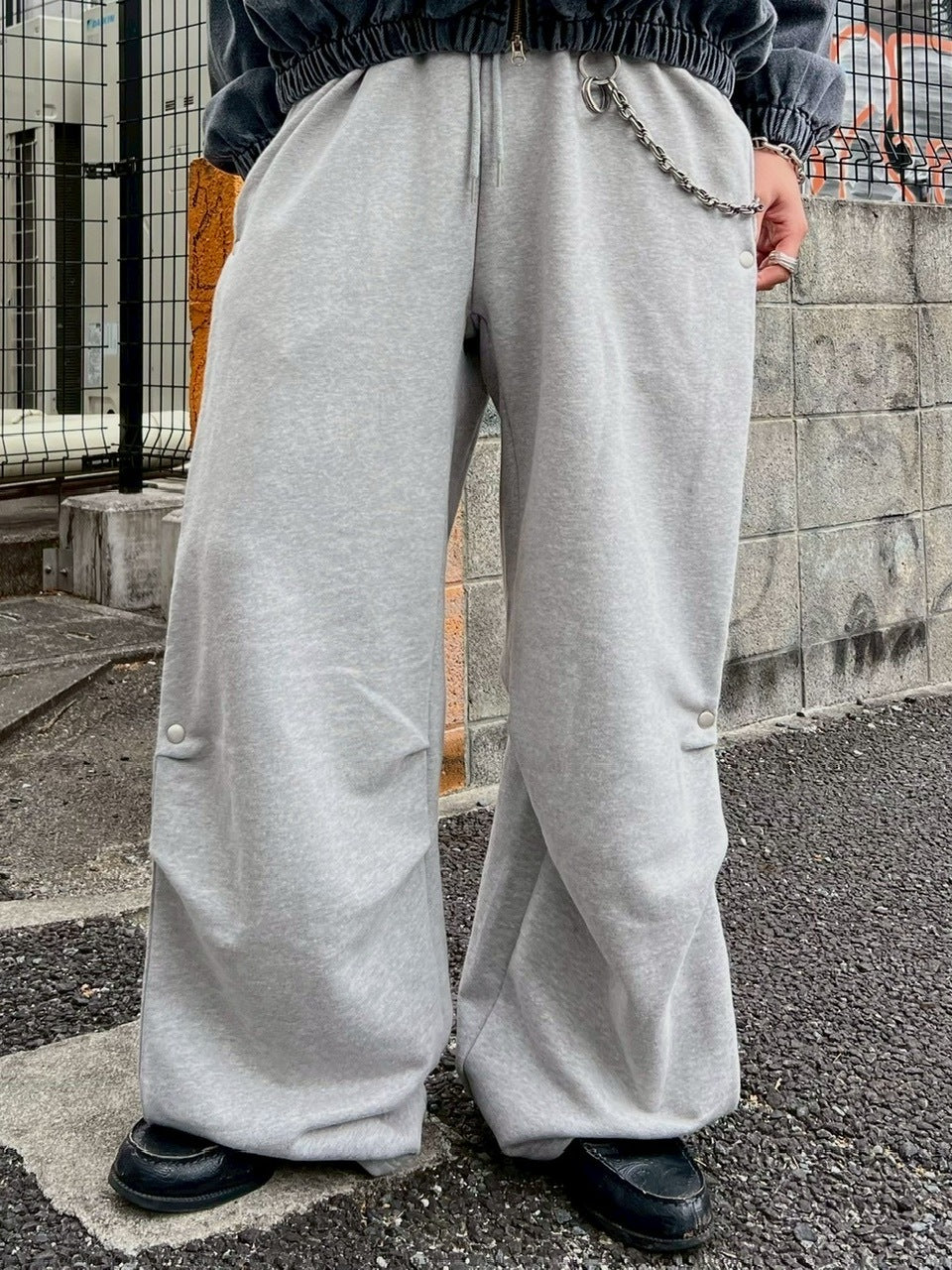 受注制【Chikashitsu +】side snap button sweat pants (2color)