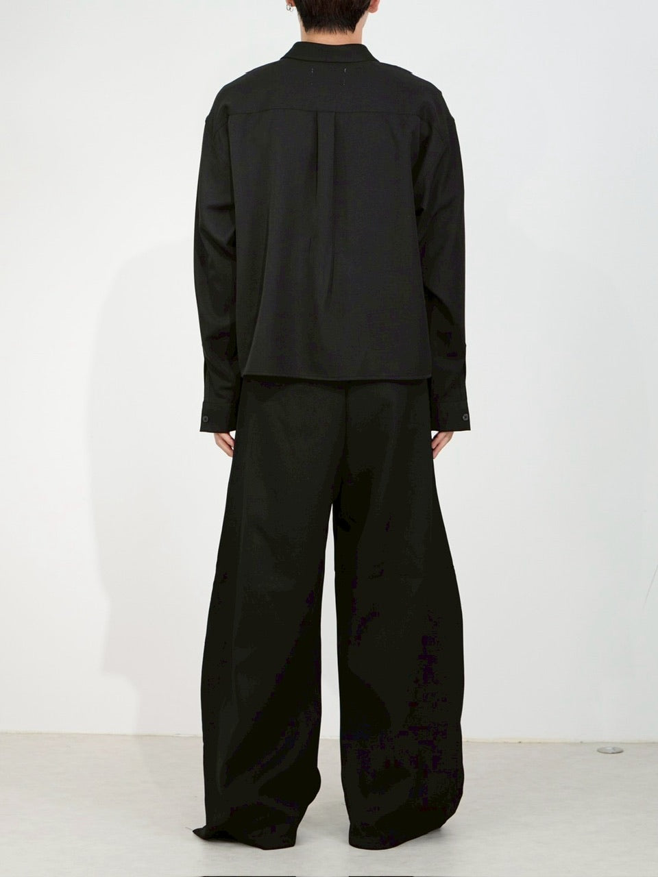 受注制【Chikashitsu +】cropped long sleeve shirt (3color)