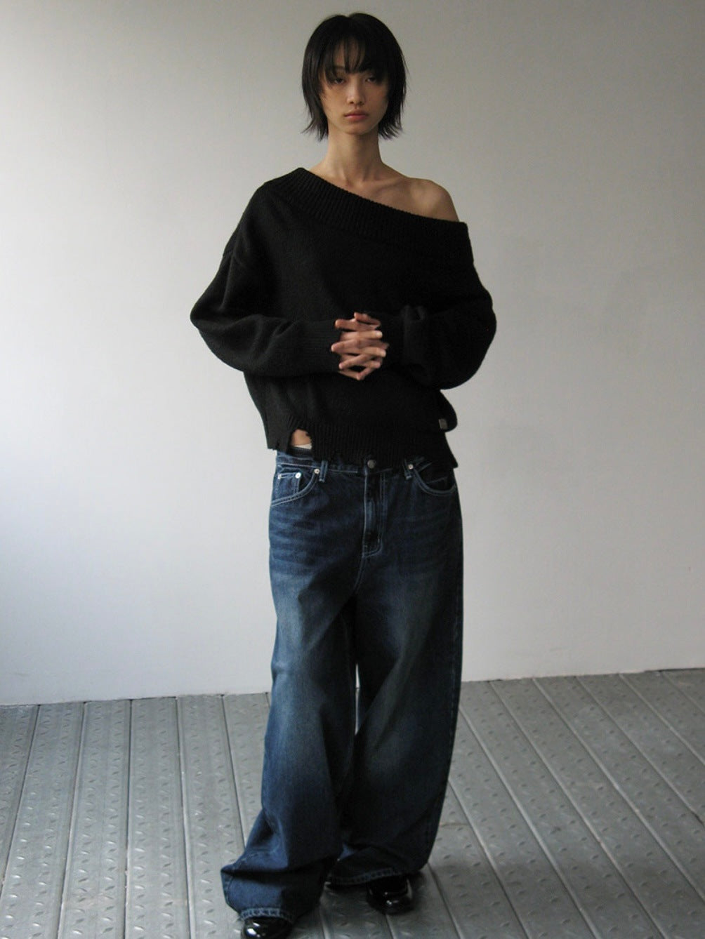 【ROCK CAKE】Off Shoulder Damaged Knit