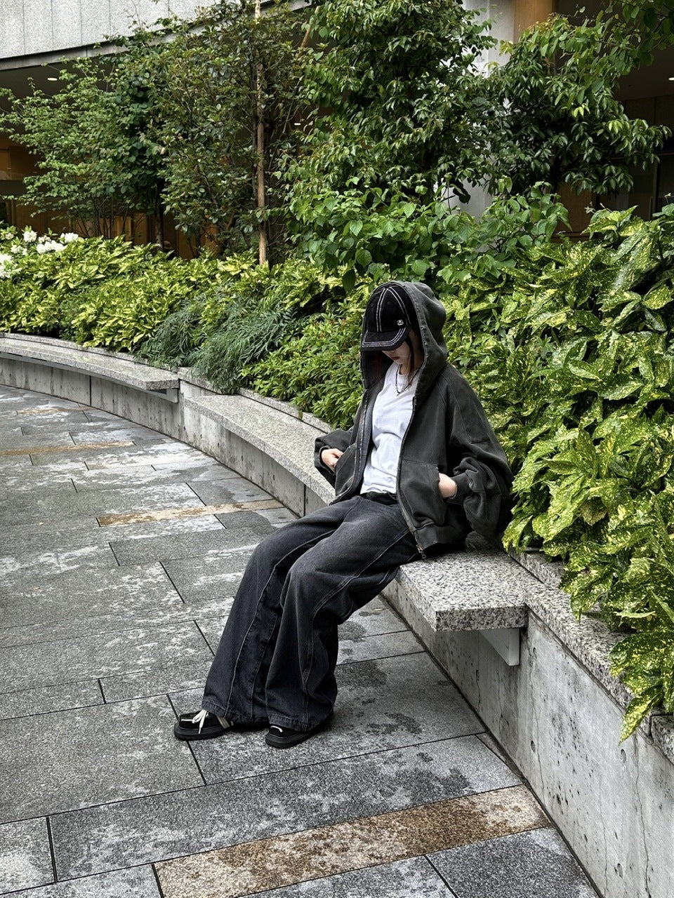 【Chikashitsu +】side wave design denim pants (BLACK)