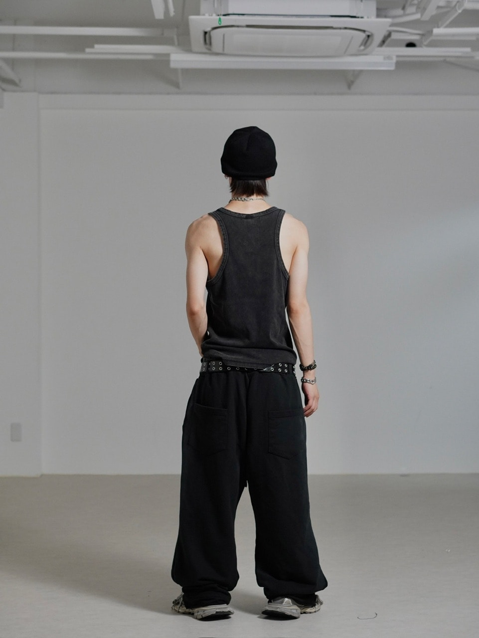 受注制【Chikashitsu +】oiled wash damage sweat pants / 【チカシツプラス】オイルドウォッシュダメージスウェットパンツ (2color)