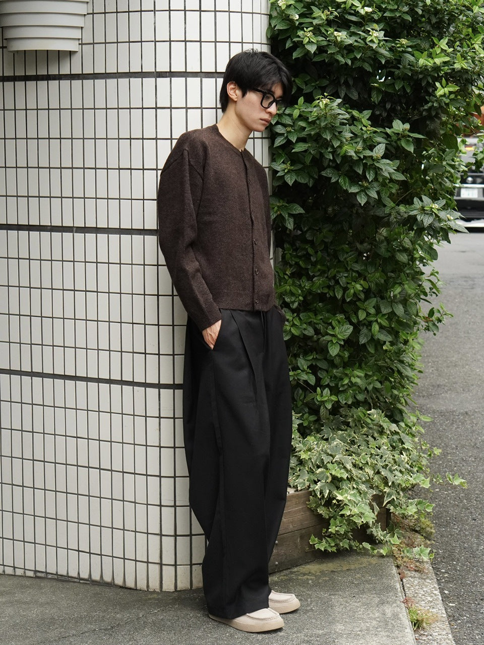 東京店WEB限定【Chikashitsu +】soft touch crew neck knit cardigan