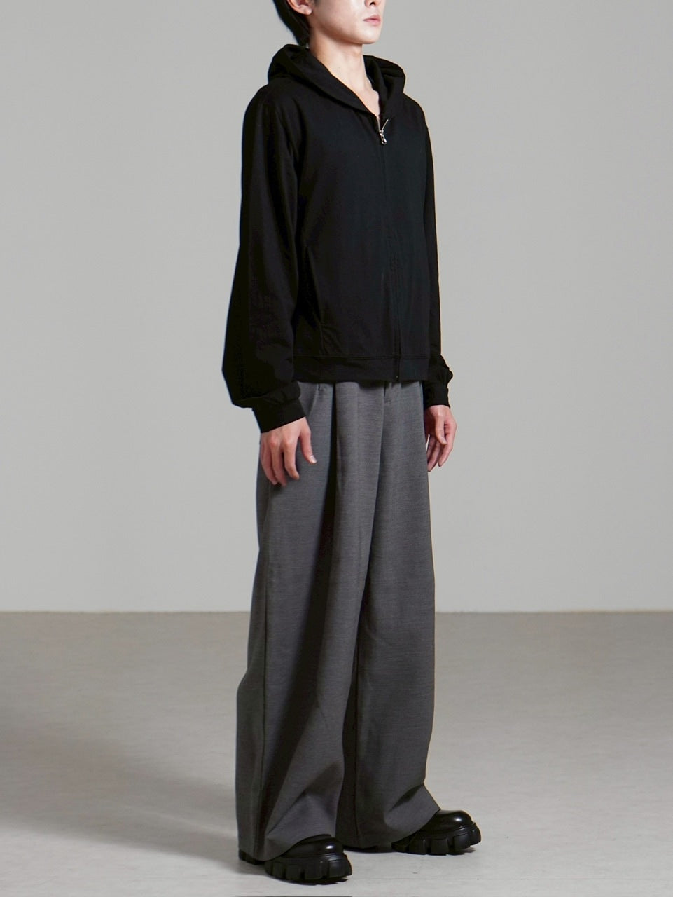 受注制【Chikashitsu +】light touch cropped hoodie / 【チカシツプラス】 ライトタッチクロップドパーカー (3color)