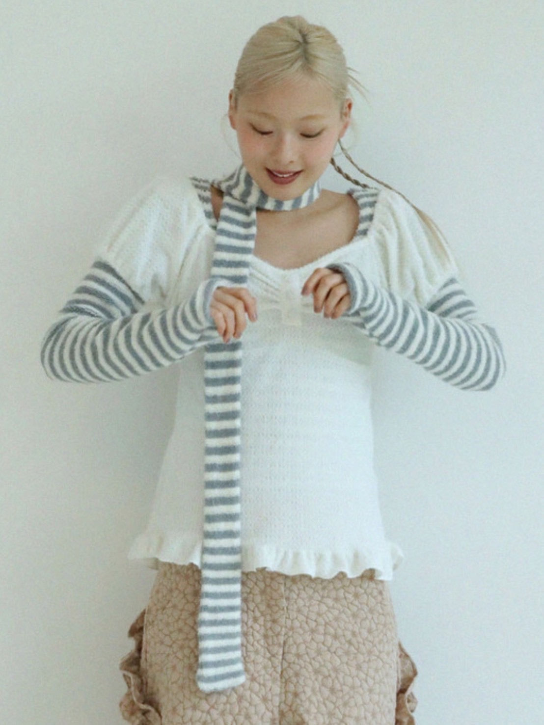 12/21 20:00 再販【Uglyshadow】SCARF ROUND T-SHIRT