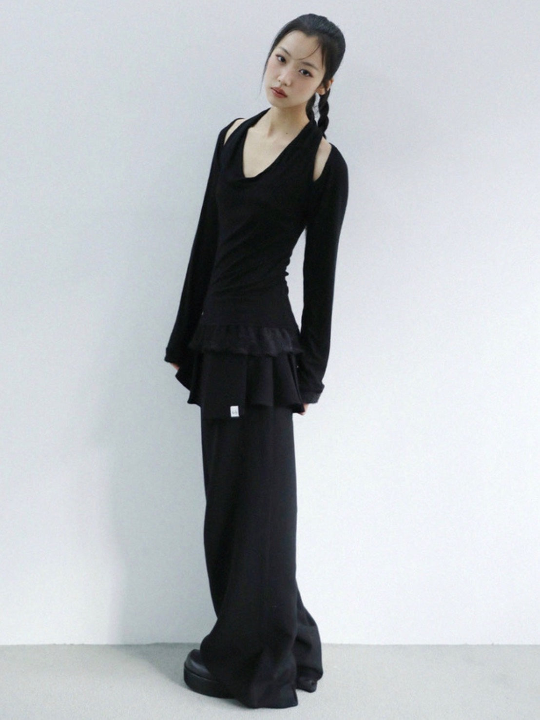 12/21 20:00 発売【Uglyshadow】SCARF FUR FRILL T-SHIRT