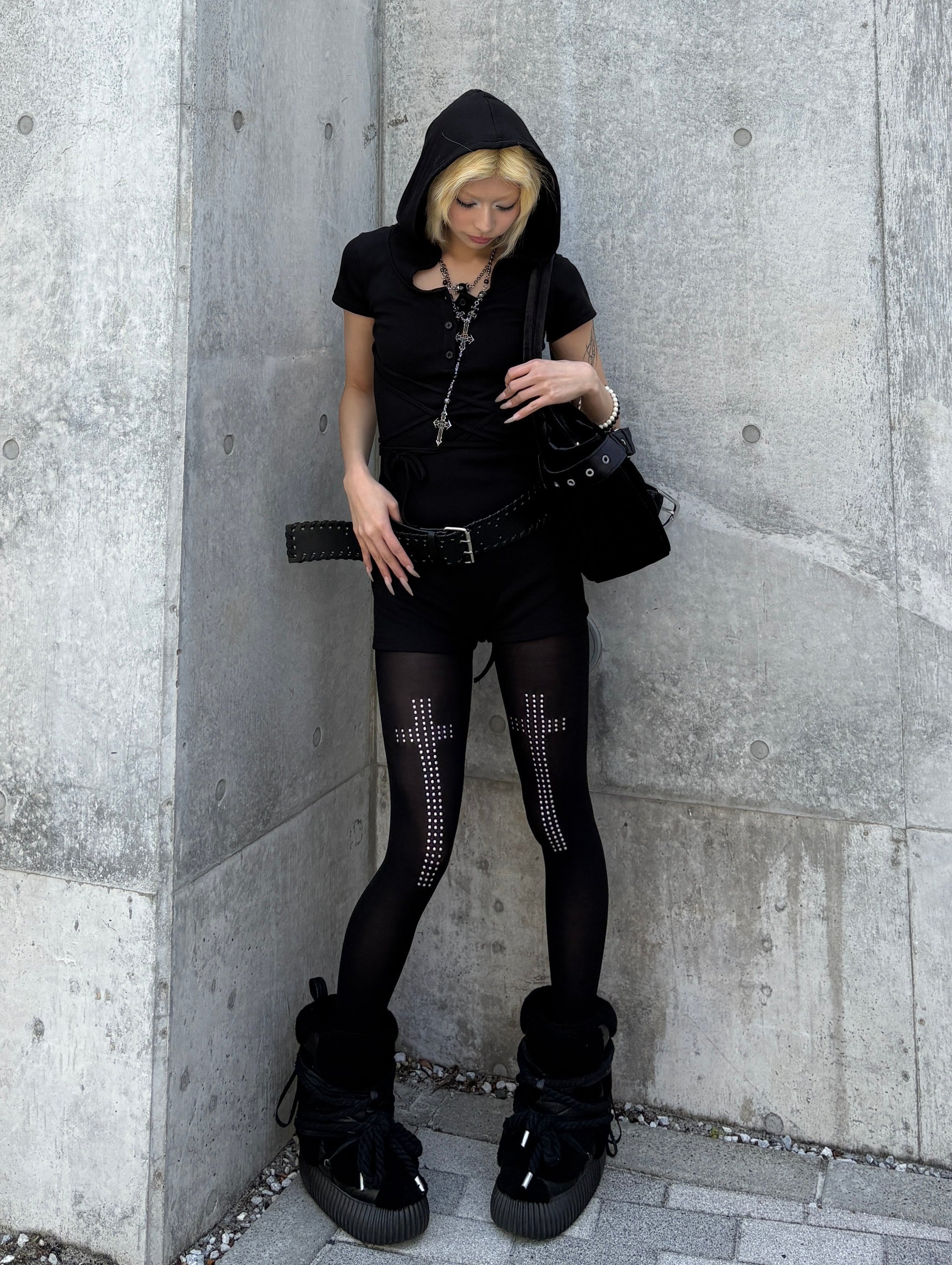 国際配送【Never mind the XU】Cross rhinestone tights