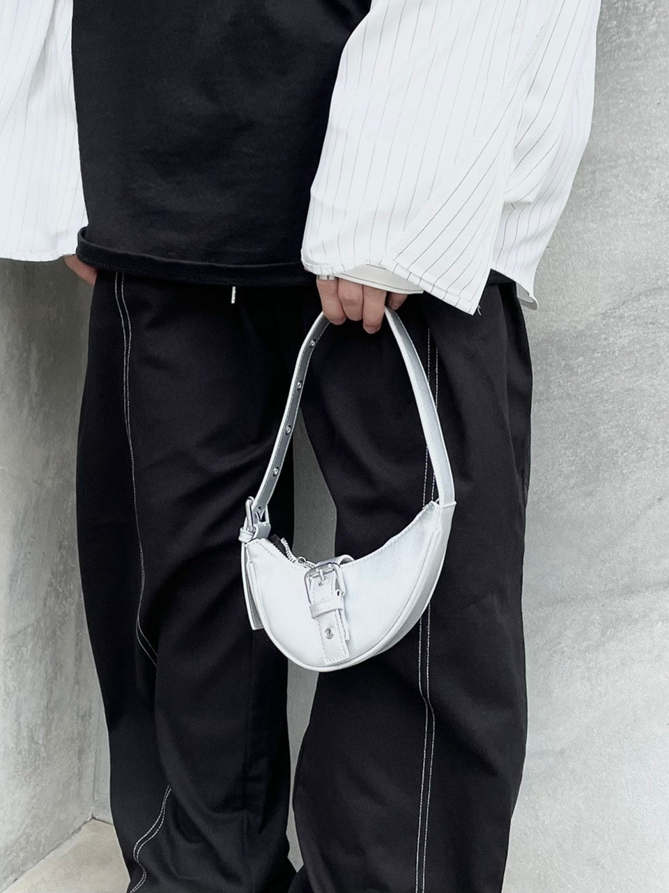 受注制【Chikashitsu +】curve belt bag (3color)