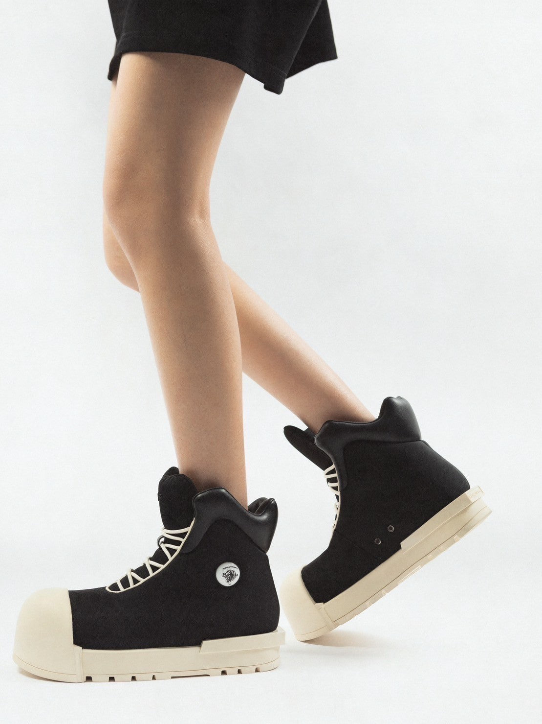 【F.V.V.O】THICK SOLED HIGH TOP BOOTS / 【フリーワールドオーダー(エフヴィーヴィーオー)】スニーカーライクミドルブーツ