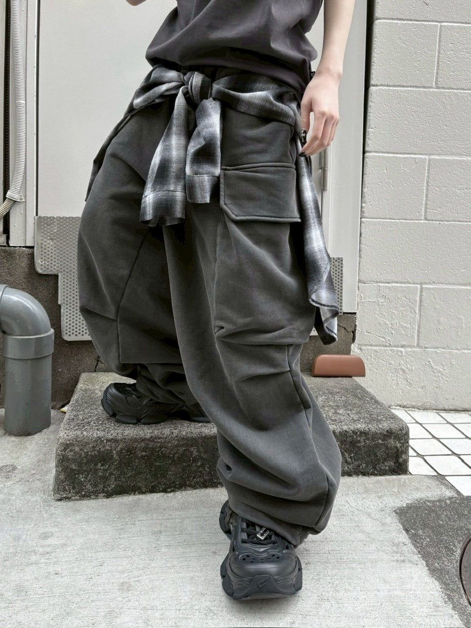 Chikashitu+ グレー カーゴパンツ スウェットパンツ CHIKASHITSU PLUS HIGH】4 pocket dirty wash sweat cargo pants