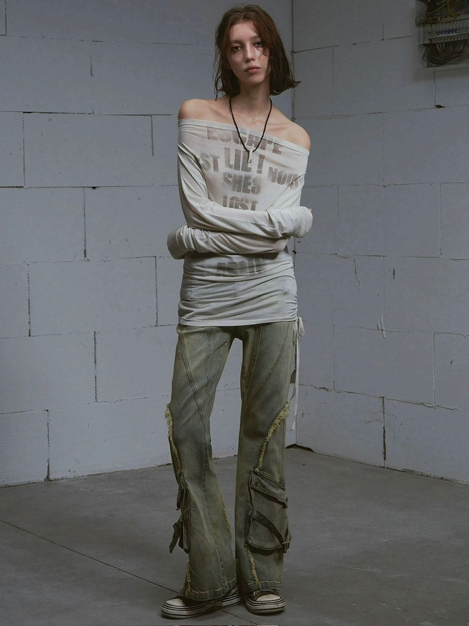 【Cest Nous】Doodle-printed batwing sleeve top / 【セヌー】オフショルダープリント長袖トップス