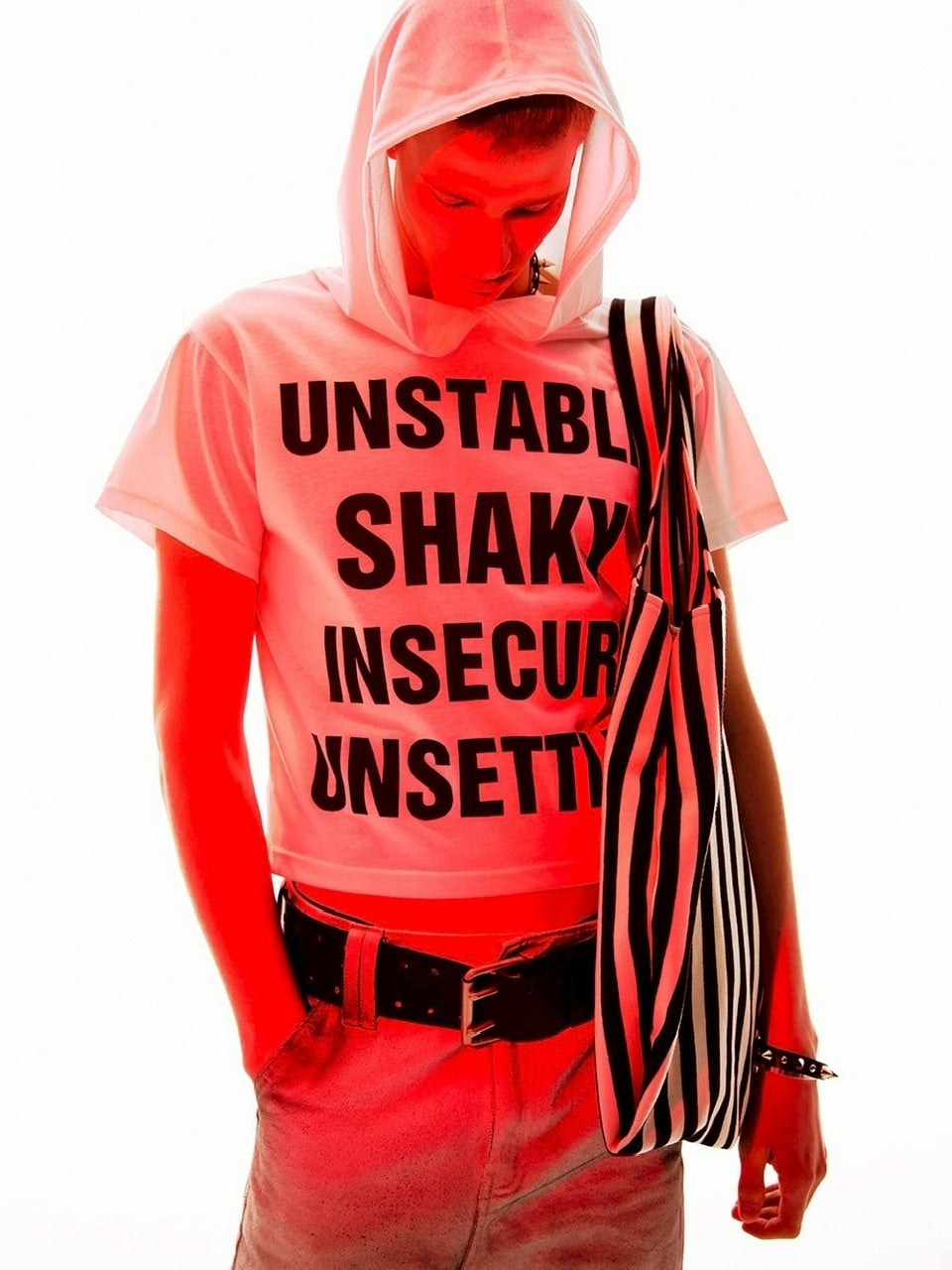 【ESC STUDIO】quadruple shaky hoodie / 【イーエスシーステュディオ】クアドルプルシャイキーロゴフード付き半袖Tシャツ